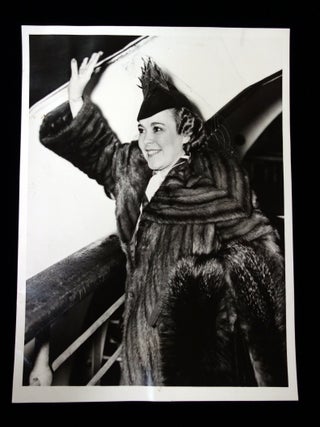 Fifteen (15) Press Photos - Osa & Martin Johnson -Motion Picture Explorer and Adventurer